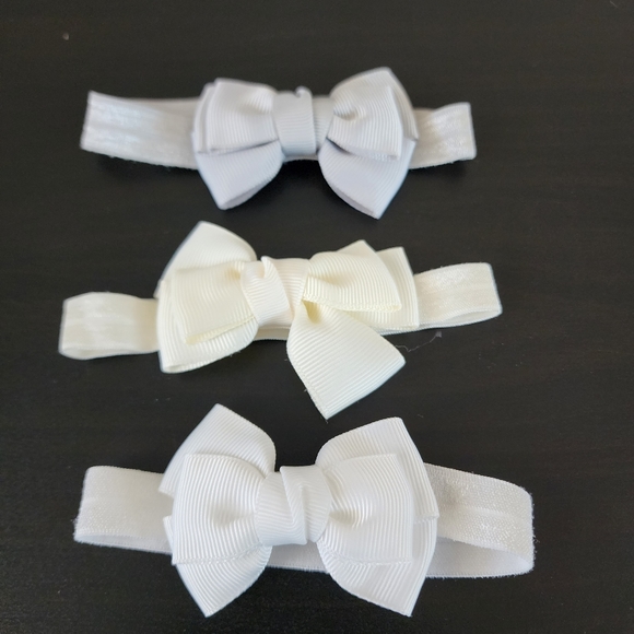 3/$12 ● 3 headbands w/bows sz 0-12m - Picture 1 of 2